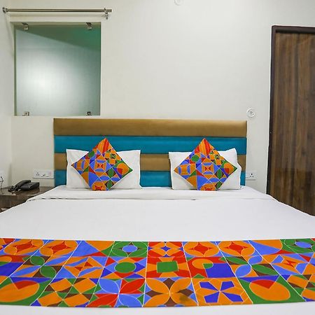 Fabhotel Sm Palace Chinhat Bagian luar foto