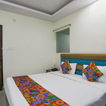Fabhotel Sm Palace Chinhat Bagian luar foto