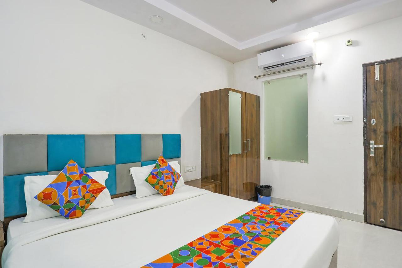Fabhotel Sm Palace Chinhat Bagian luar foto