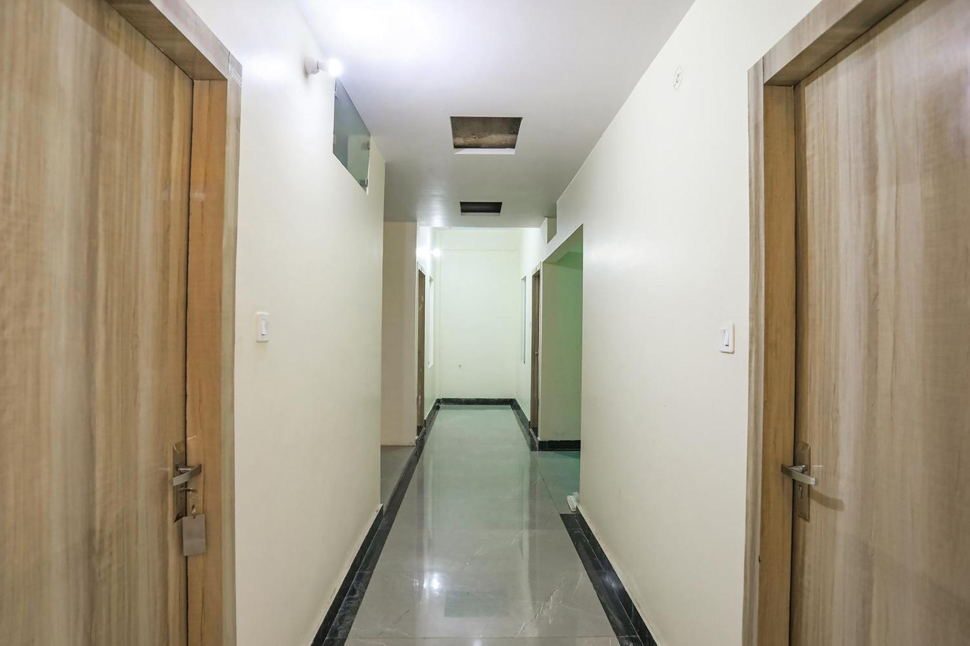 Fabhotel Sm Palace Chinhat Bagian luar foto