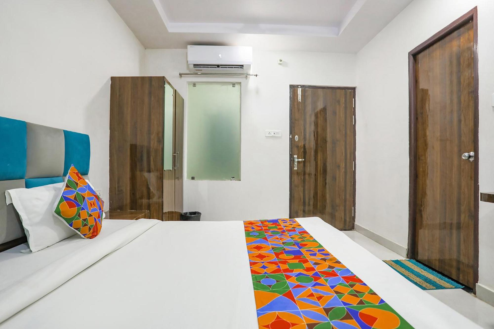 Fabhotel Sm Palace Chinhat Bagian luar foto